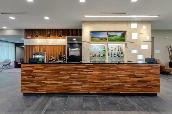 Imagen del bar/restaurante del Hotel Courtyard By Marriott Savannah Airport. Foto 5