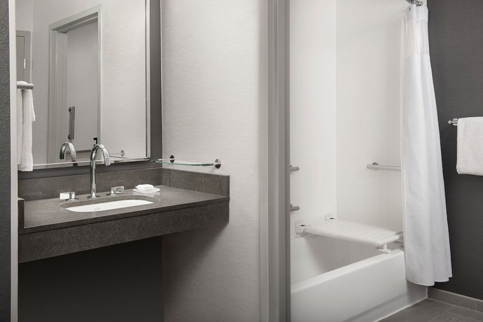 Imagen de la habitación del Hotel Courtyard By Marriott Savannah Downtown/historic District. Foto 7