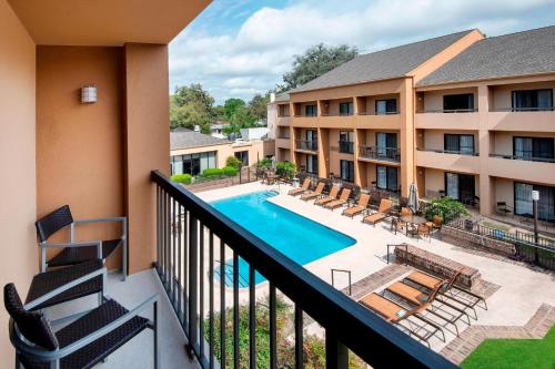 Imagen de la habitación del Hotel Courtyard By Marriott Savannah Midtown. Foto 18