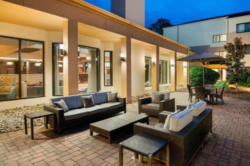 Imagen general del Hotel Courtyard By Marriott Savannah Midtown. Foto 3