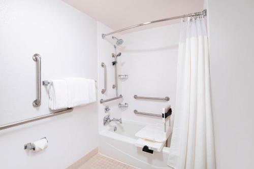 Imagen general del Hotel Courtyard By Marriott Savannah Midtown. Foto 5