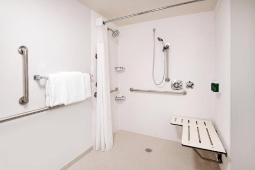 Imagen general del Hotel Courtyard By Marriott Savannah Midtown. Foto 6
