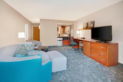 Imagen general del Hotel Courtyard By Marriott Savannah Midtown. Foto 8