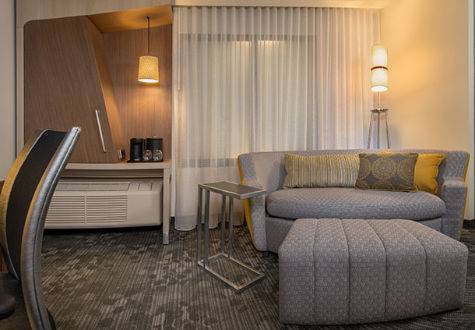 Imagen de la habitación del Hotel Courtyard By Marriott Schenectady At Mohawk Harbor. Foto 8