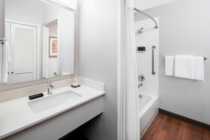 Imagen de la habitación del Hotel Courtyard By Marriott Scottsdale North. Foto 17