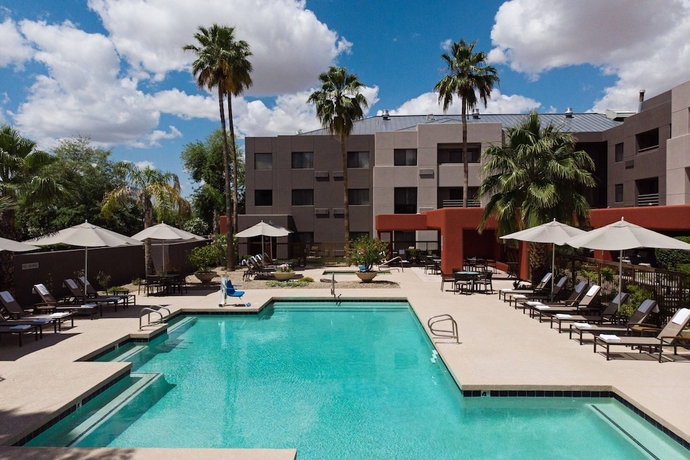 Imagen de la piscina del Hotel Courtyard By Marriott Scottsdale North. Foto 19
