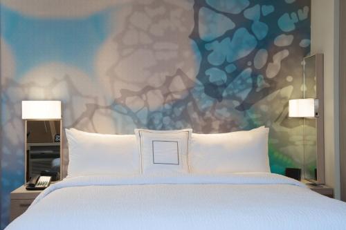 Imagen de la habitación del Hotel Courtyard By Marriott Seattle Everett Downtown. Foto 14