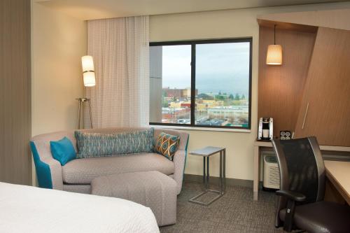 Imagen de la habitación del Hotel Courtyard By Marriott Seattle Everett Downtown. Foto 16