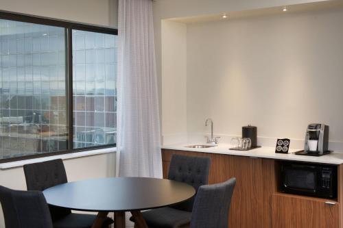 Imagen general del Hotel Courtyard By Marriott Seattle Everett Downtown. Foto 9