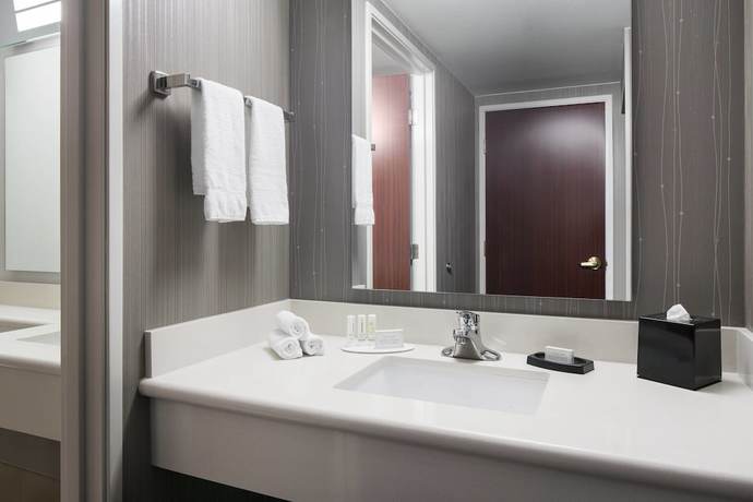 Imagen de la habitación del Hotel Courtyard By Marriott Seattle Federal Way. Foto 14