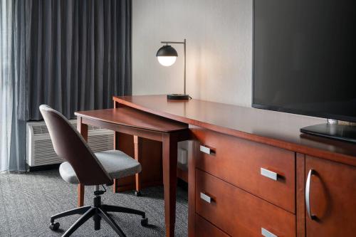 Imagen de la habitación del Hotel Courtyard By Marriott Seattle Southcenter. Foto 17