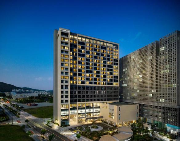 Imagen de los exteriores del Hotel Courtyard By Marriott Sejong. Foto 8
