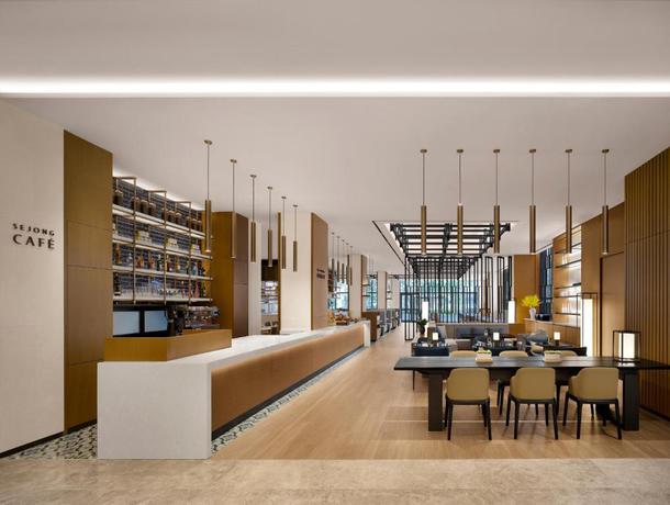 Imagen del bar/restaurante del Hotel Courtyard By Marriott Sejong. Foto 3