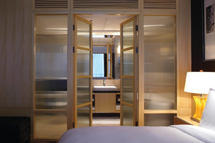 Imagen de la habitación del Hotel Courtyard By Marriott Shanghai Central. Foto 3