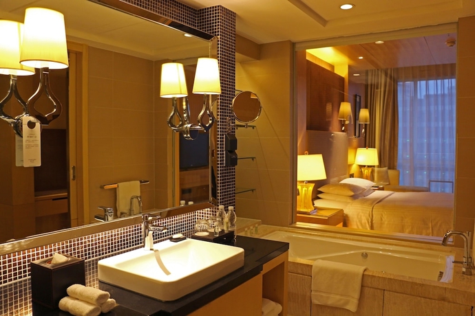 Imagen de la habitación del Hotel Courtyard By Marriott Shanghai Central. Foto 18