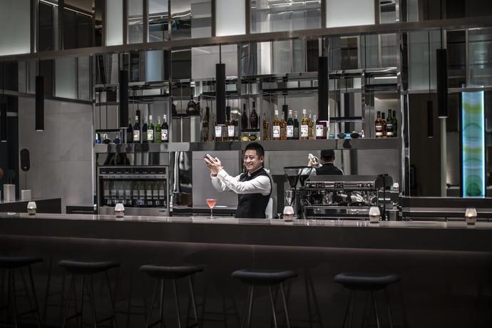 Imagen del bar/restaurante del Hotel Courtyard By Marriott Shanghai Minhang. Foto 2