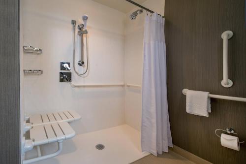 Imagen de la habitación del Hotel Courtyard By Marriott Shippensburg. Foto 19