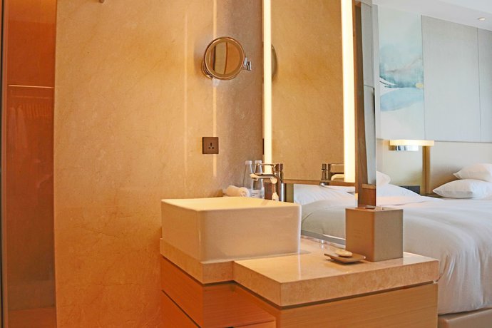 Imagen de la habitación del Hotel Courtyard By Marriott Shunde Longjiang. Foto 9