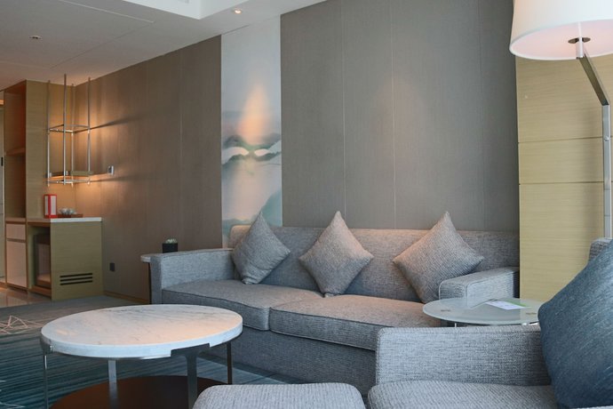 Imagen de la habitación del Hotel Courtyard By Marriott Shunde Longjiang. Foto 18