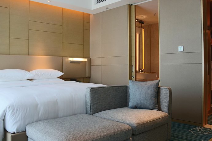 Imagen de la habitación del Hotel Courtyard By Marriott Shunde Longjiang. Foto 19