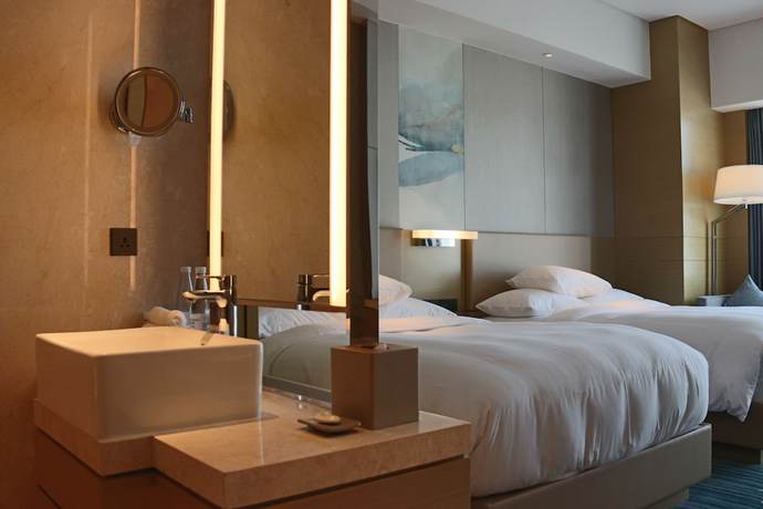 Imagen de la habitación del Hotel Courtyard By Marriott Shunde Longjiang. Foto 20