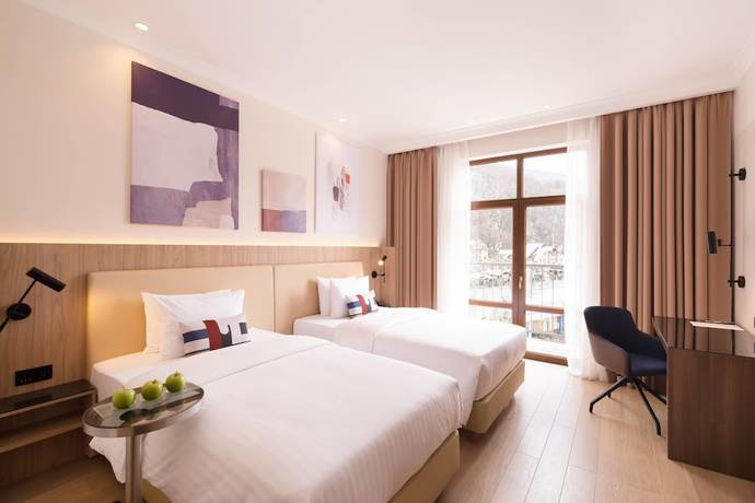Imagen de la habitación del Hotel Courtyard By Marriott Sochi Krasnaya Polyana. Foto 10