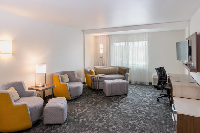 Imagen de la habitación del Hotel Courtyard By Marriott Somerset. Foto 16