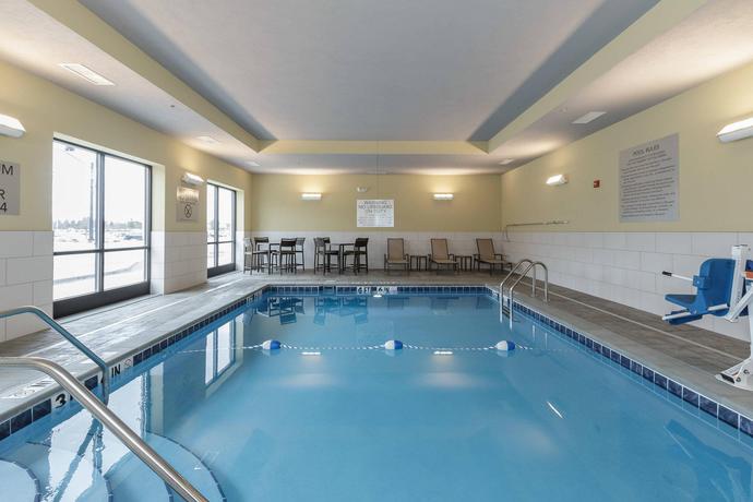 Imagen de la piscina del Hotel Courtyard By Marriott South Bend Downtown. Foto 11