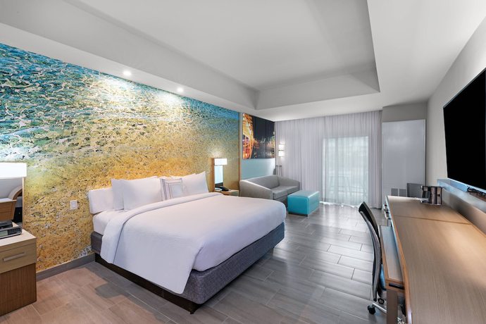 Imagen de la habitación del Hotel Courtyard By Marriott South Padre Island. Foto 4