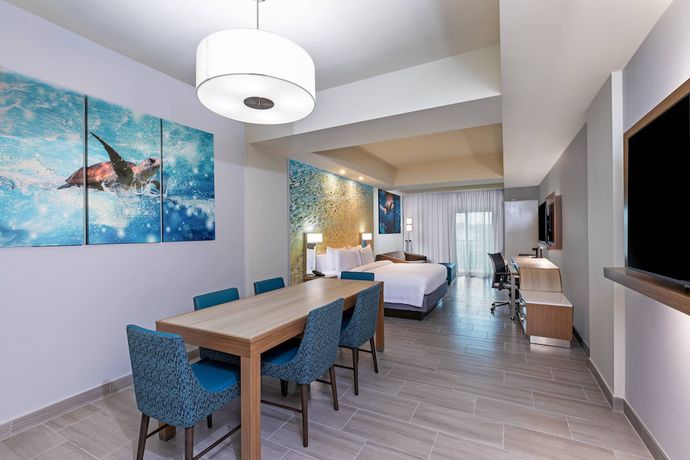 Imagen de la habitación del Hotel Courtyard By Marriott South Padre Island. Foto 5