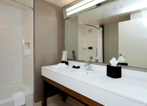 Imagen de la habitación del Hotel Courtyard By Marriott Southington. Foto 7