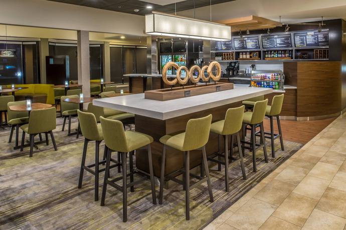 Imagen del bar/restaurante del Hotel Courtyard By Marriott Spokane Downtown At The Convention Ctr. Foto 3