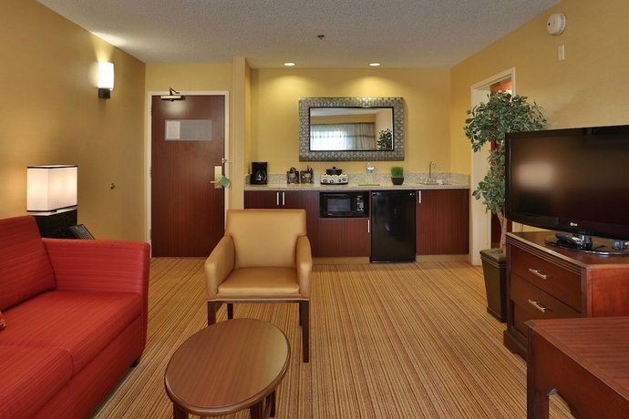 Imagen de la habitación del Hotel Courtyard By Marriott Springfield Airport. Foto 12