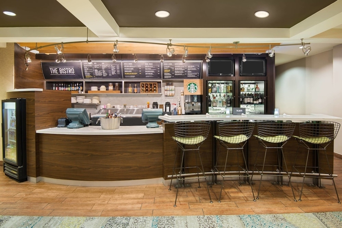 Imagen del bar/restaurante del Hotel Courtyard By Marriott Springfield Airport. Foto 8