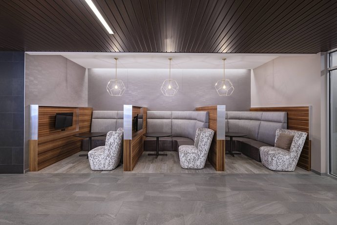 Imagen de los interiores del Hotel Courtyard By Marriott St. Louis Brentwood. Foto 6