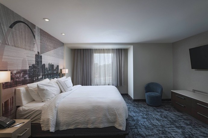 Imagen de la habitación del Hotel Courtyard By Marriott St. Louis Brentwood. Foto 3