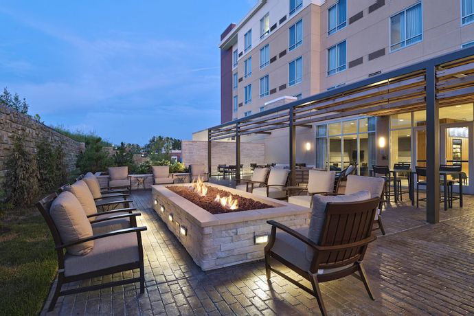 Imagen de los exteriores del Hotel Courtyard By Marriott St. Louis Brentwood. Foto 5