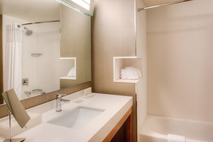 Imagen de la habitación del Hotel Courtyard By Marriott St Louis Chesterfield. Foto 12