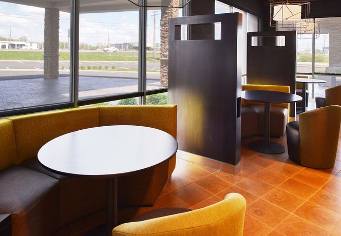 Imagen de la habitación del Hotel Courtyard By Marriott St. Louis St. Peters. Foto 12