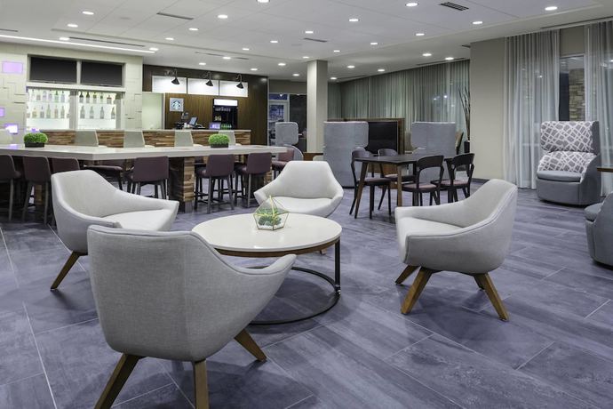 Imagen del bar/restaurante del Hotel Courtyard By Marriott St. Louis West County. Foto 4