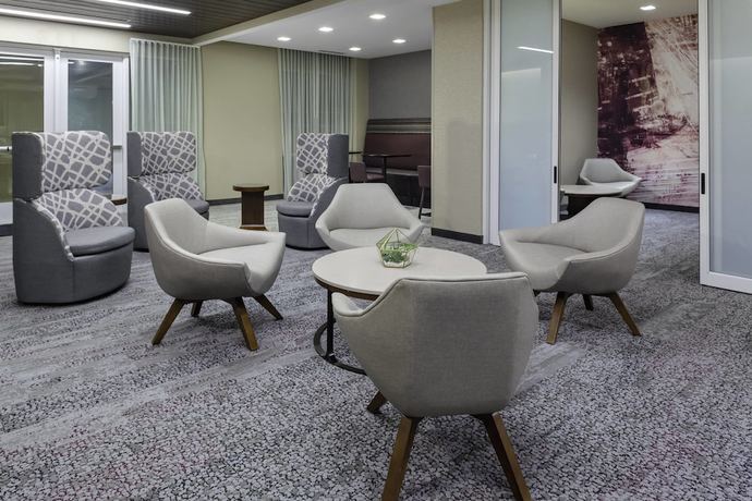 Imagen de los interiores del Hotel Courtyard By Marriott St. Louis West County. Foto 14