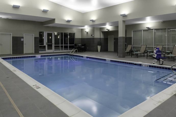 Imagen de la piscina del Hotel Courtyard By Marriott St. Louis West County. Foto 17