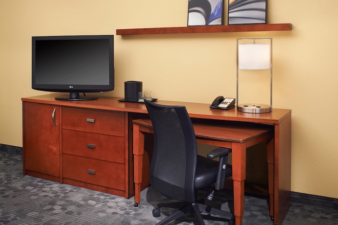 Imagen de la habitación del Hotel Courtyard By Marriott St Louis Westport Plaza. Foto 6