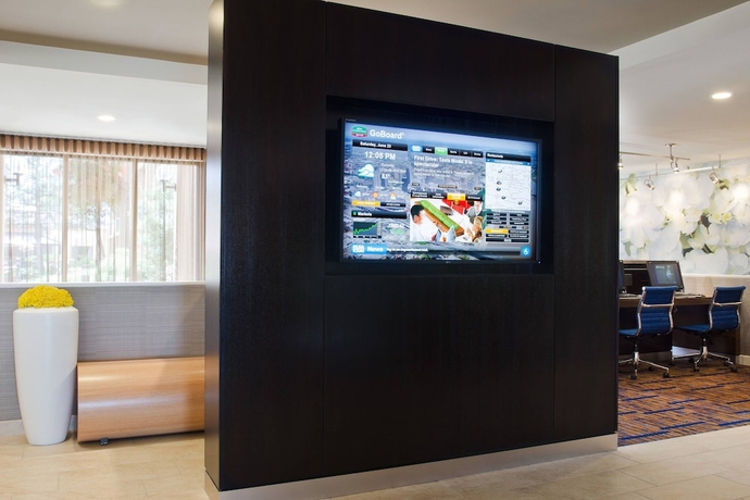 Imagen de los interiores del Hotel Courtyard By Marriott St Louis Westport Plaza. Foto 14