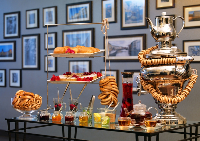 Imagen del bar/restaurante del Hotel Courtyard By Marriott St. Petersburg Center. Foto 3