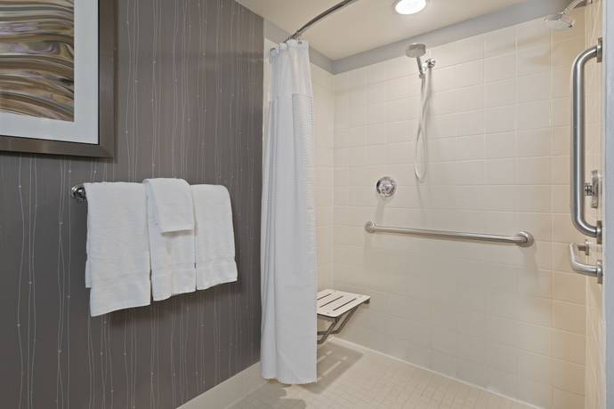Imagen de la habitación del Hotel Courtyard By Marriott St. Petersburg Downtown. Foto 13