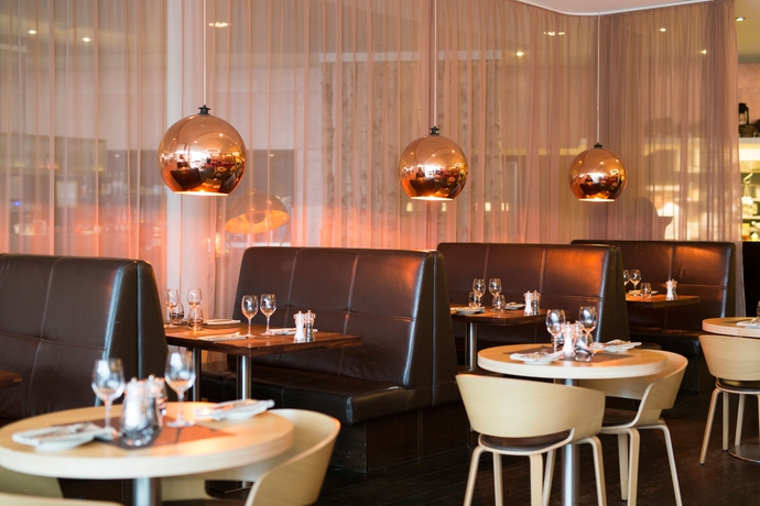 Imagen del bar/restaurante del Hotel Courtyard By Marriott Stockholm Kungsholmen. Foto 3