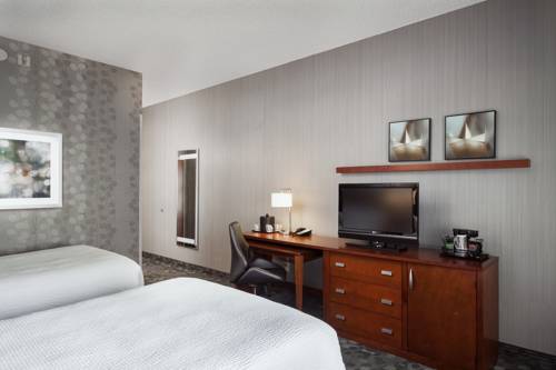 Imagen de la habitación del Hotel Courtyard By Marriott Stockton. Foto 6