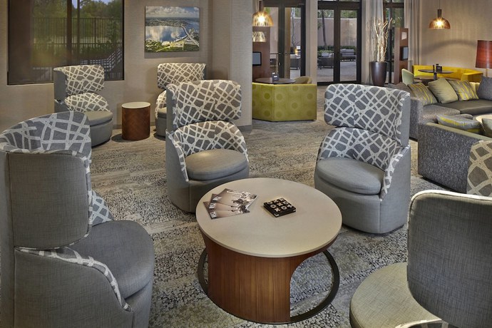 Imagen de los interiores del Hotel Courtyard By Marriott Stuart. Foto 19
