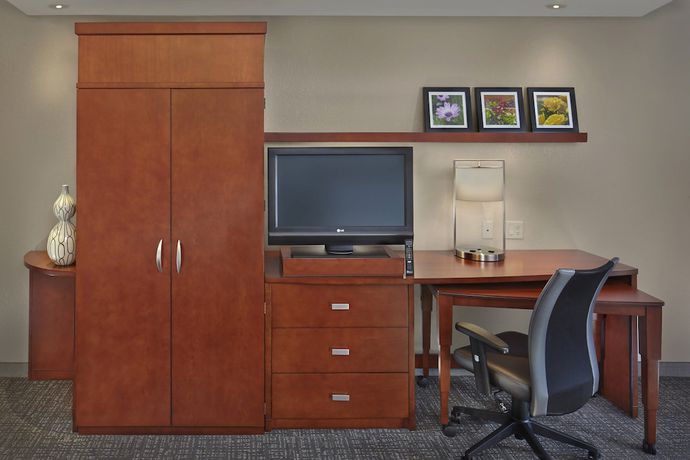 Imagen de la habitación del Hotel Courtyard By Marriott Stuart. Foto 13